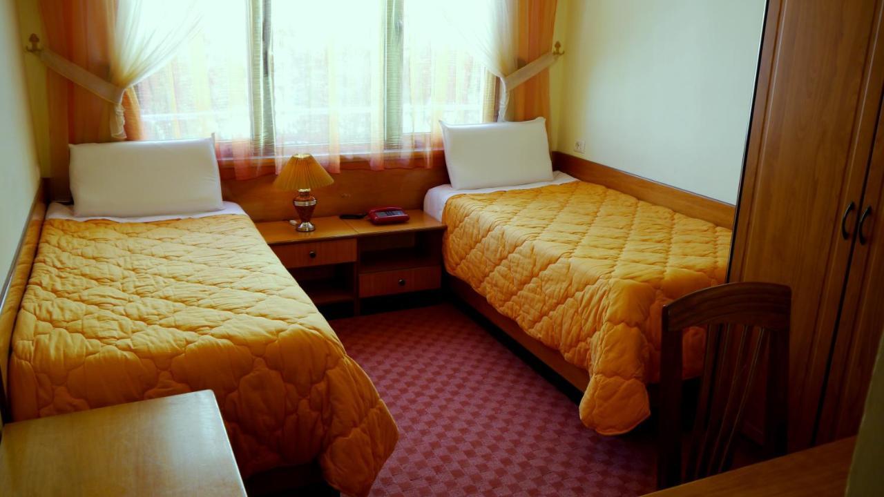Kruja Hotel Тирана Экстерьер фото